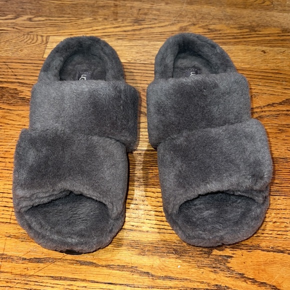 Ugg Velcro Slippers - Picture 3 of 3